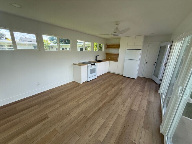 Foto del edificio - Private Kailua Oasis with Modern Finishes Throughout