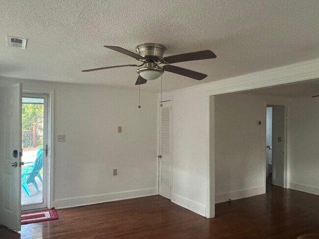 Foto del edificio - 902 Sycamore Ave