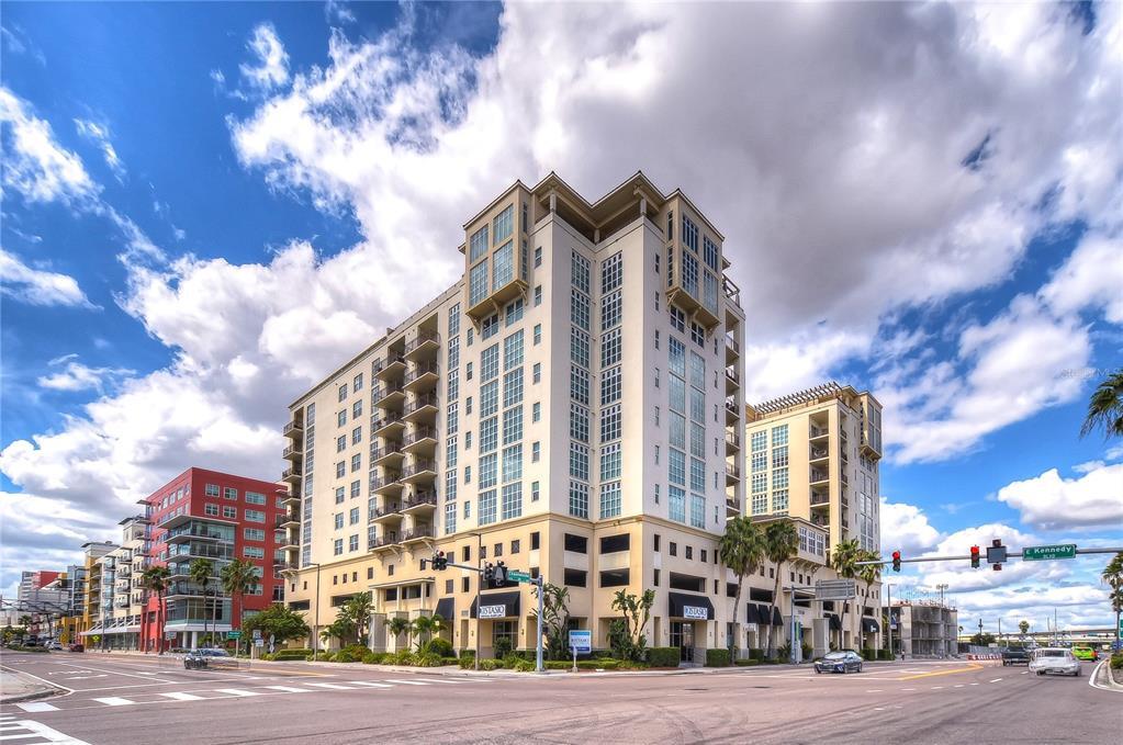 Foto principal - 1238 E Kennedy Blvd