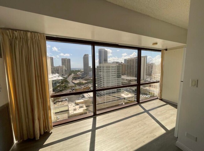 Building Photo - 1750 Kalakaua Ave