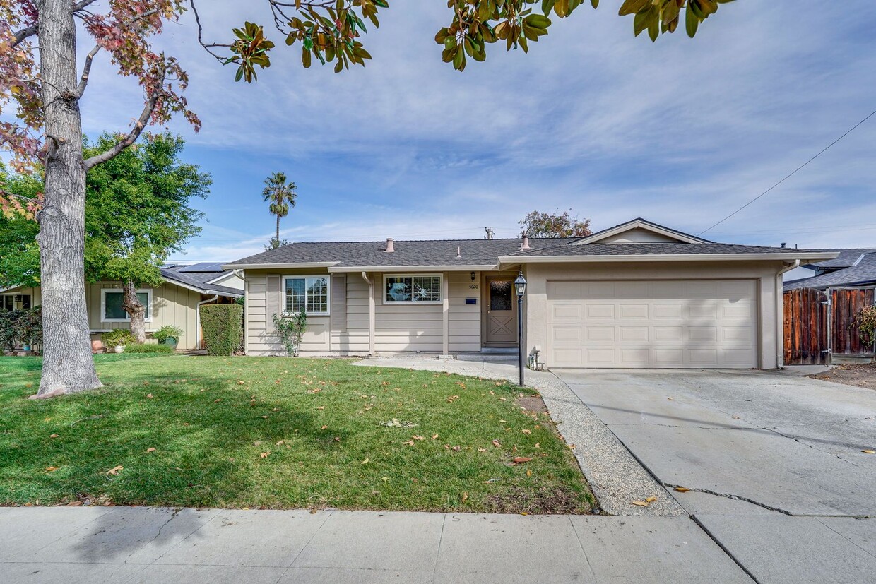 Primary Photo - Welcome Home!!! - Great Location, Beautifu...