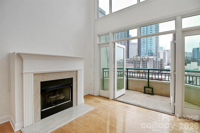 Building Photo - 401 N Church St