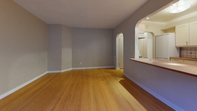 Building Photo - 2105 W 47th Ave