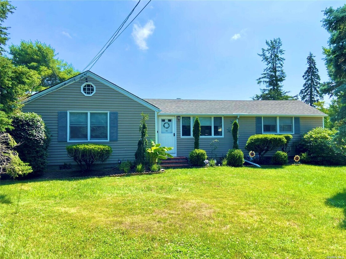 Primary Photo - 885 Little Neck Rd