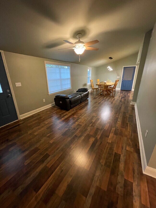 Sala y comedor - 6 Walnut St