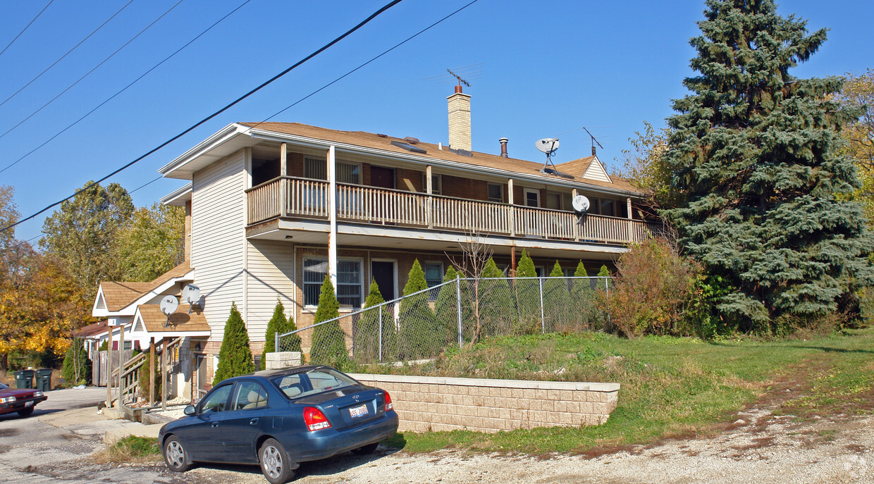 Building Photo - 100 Vana Dr