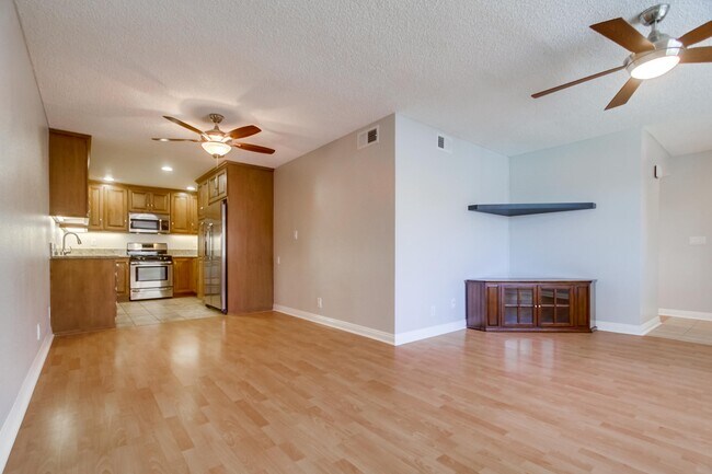 Building Photo - 9837 Caspi Gardens Dr