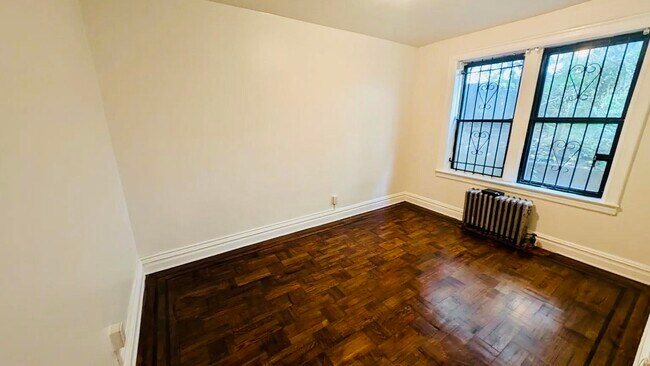 Foto del edificio - 118 Corbin Ave