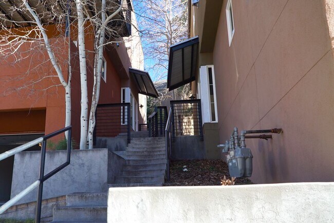 Foto del edificio - 47 Canyon View Drive