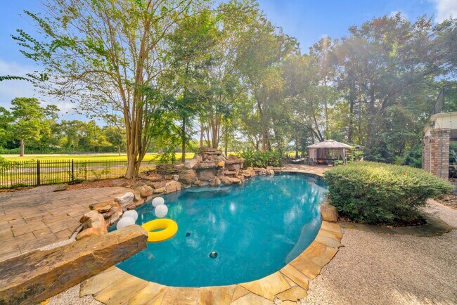 Building Photo - 70 N Skyflower Ct