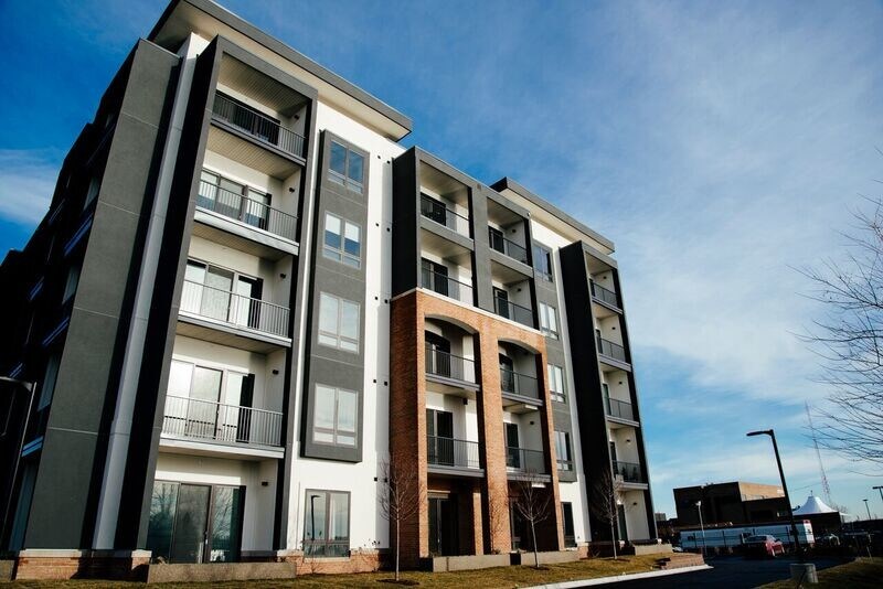 Waters Edge at Harbortown Apartments 3500 E Jefferson Ave Detroit, MI