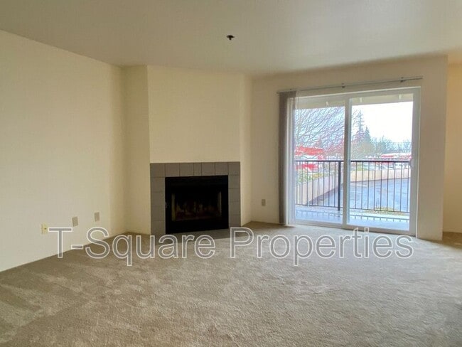 Building Photo - 9719 Holly Dr