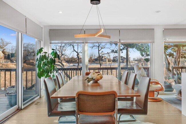 Foto del edificio - 695 Barrymore Ln