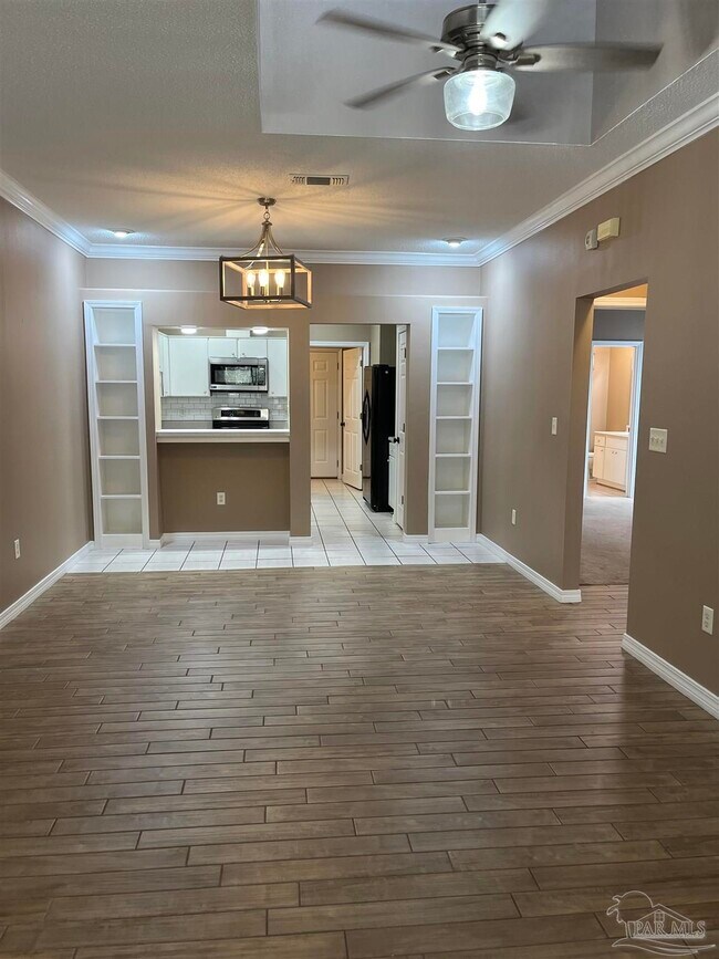 Foto del edificio - 7320 Mangum Dr
