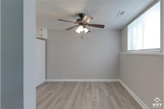 Foto del edificio - 1321 N Sheridan St