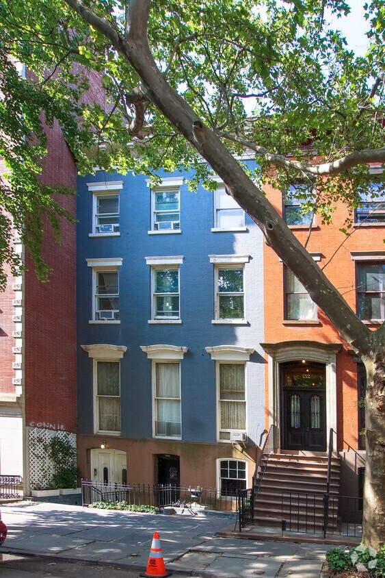 Foto del edificio - 130 W 11TH St