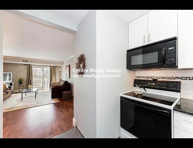 Building Photo - 86 E Howard St