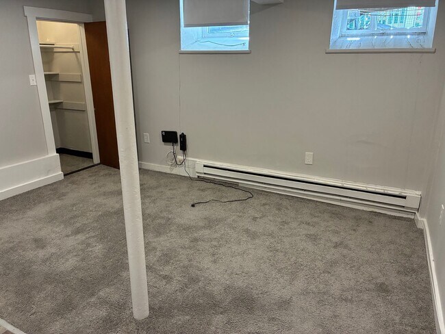 Foto del edificio - Avl NOW - No Fee! Garden level Studio w/dishwasher