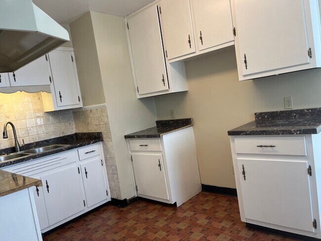 Foto del edificio - 174 S Edgehill Ave