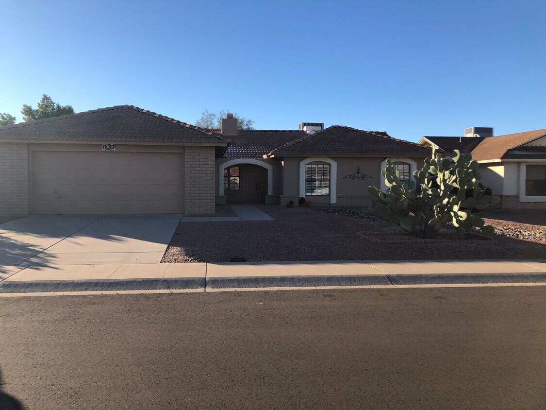 Primary Photo - This amazing 3 bedroom home is located in ...
