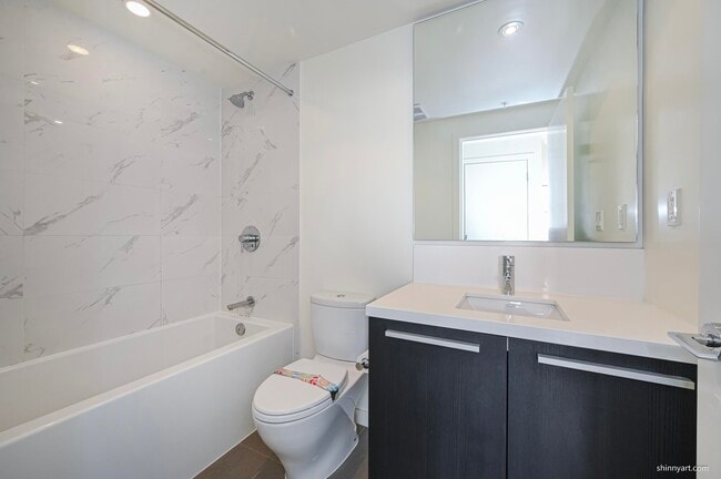 Building Photo - 6333 Silver Av