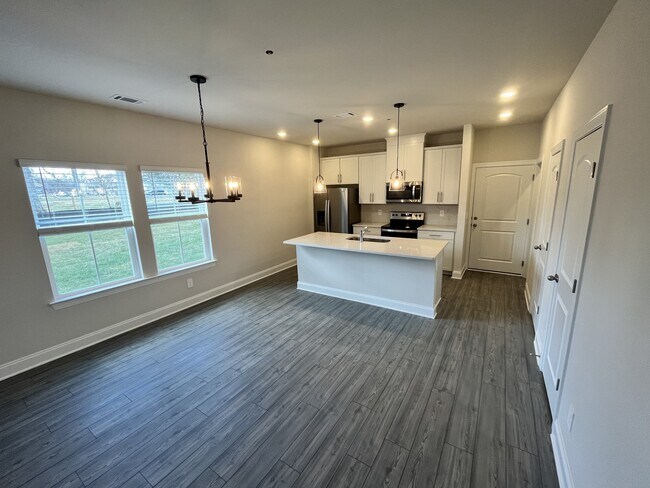 Foto del edificio - 204 Douglas Bend Rd