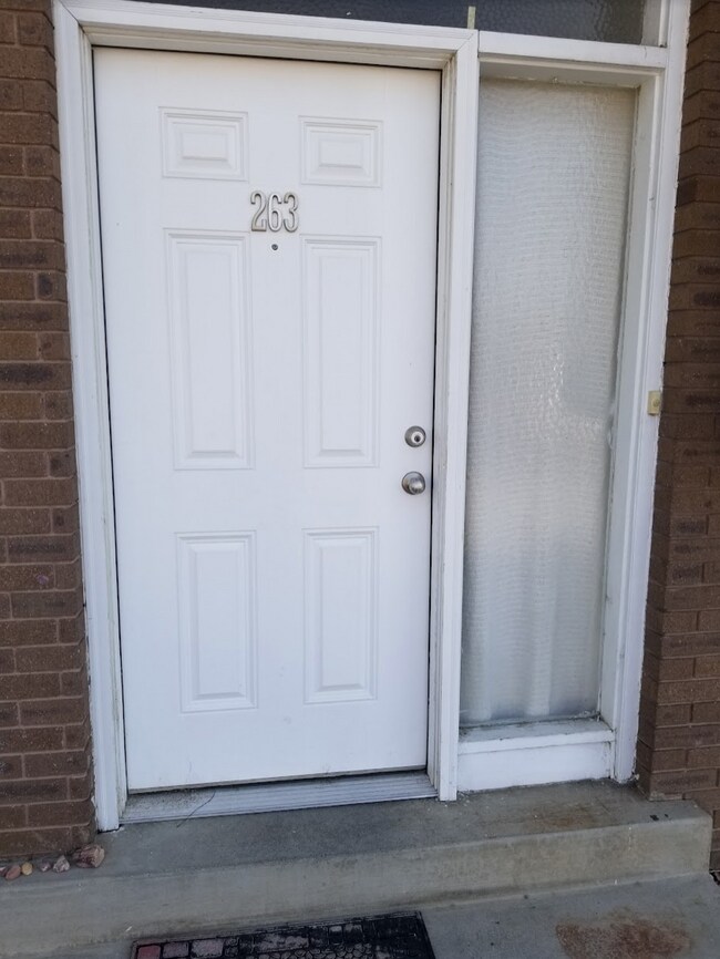 Building Photo - 263 E 200 N