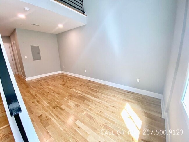 Photo - 1523 W Girard Ave Apartment