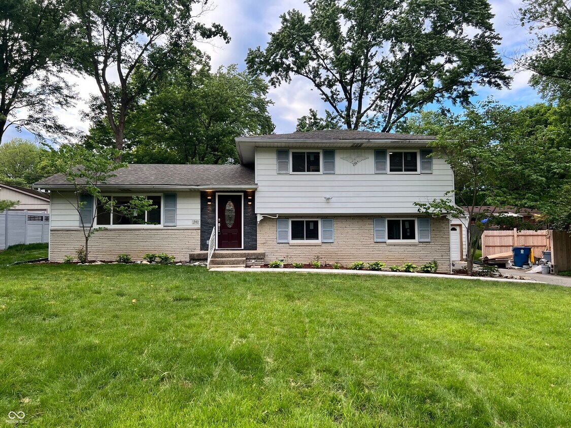 Primary Photo - 1340 Orchard Park Dr N