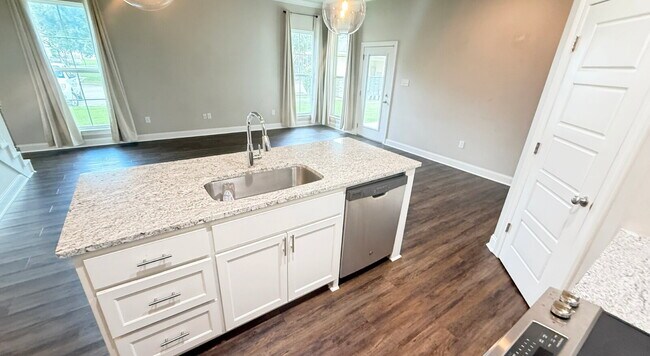 Foto del edificio - "Charming 3-Bed Townhouse Retreat with 2.5...