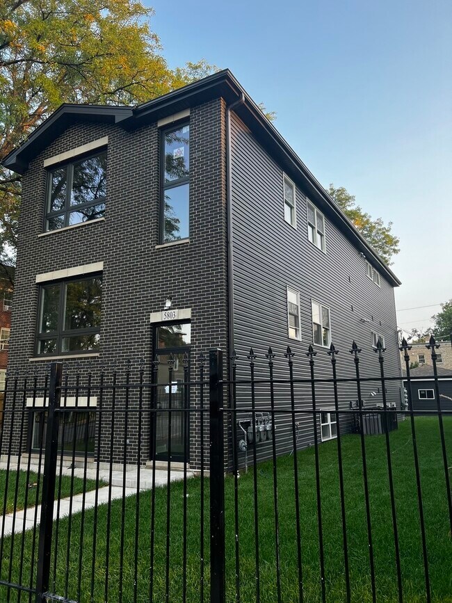 Building Photo - 5803 W Superior St