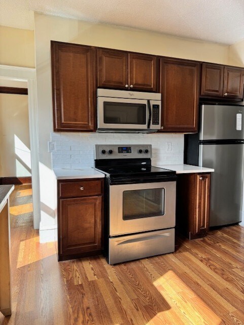 Foto del edificio - 44 Oakwood Ave