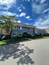Building Photo - 1187 Stratfield Rd