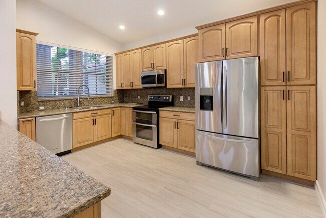 Foto del edificio - 5840 NW 122nd Terrace