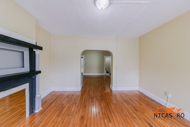 Foto del edificio - 138 E 11th Ave