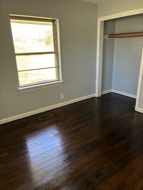 Dormitorio 2 - 3521 E Crest Dr