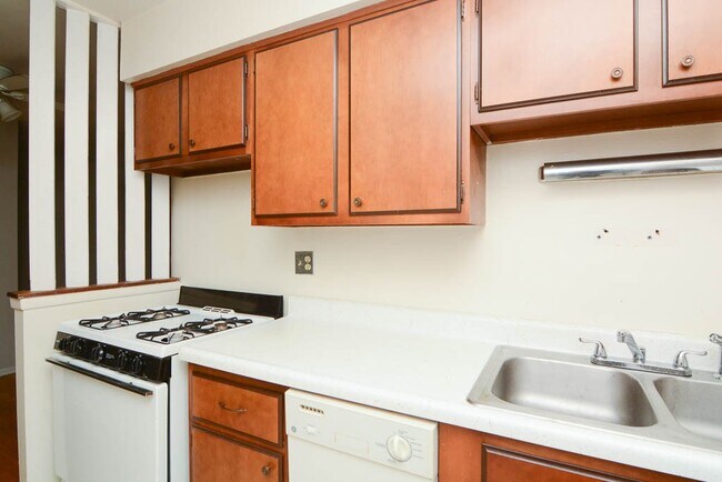 Foto del edificio - 675 W Wrightwood Ave