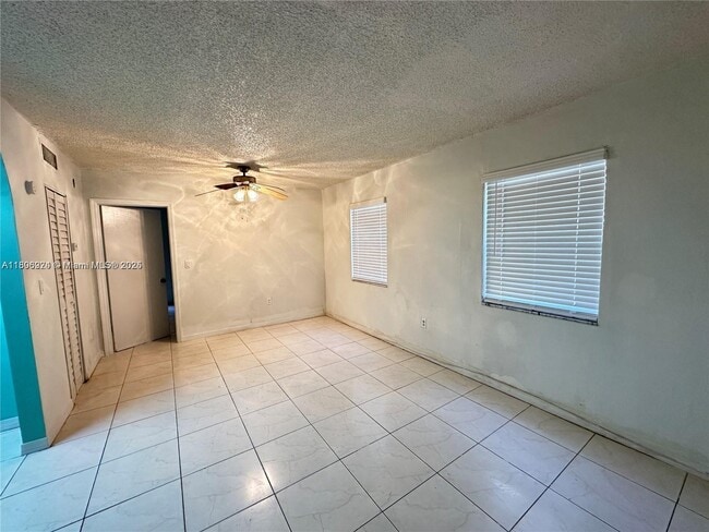 Building Photo - 1525 NW 19th Terrace