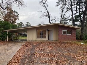 Building Photo - 835 Pine Tree Dr