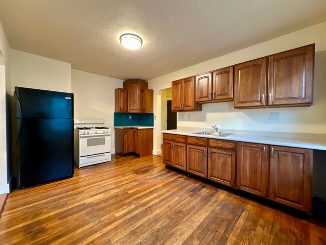 Building Photo - 4440 Washington St