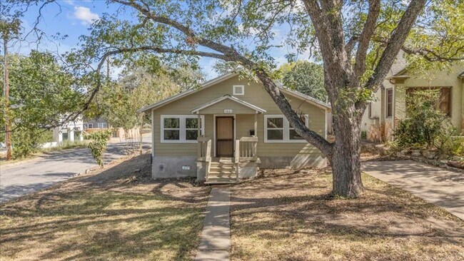 Foto del edificio - 1801 Travis Heights Blvd