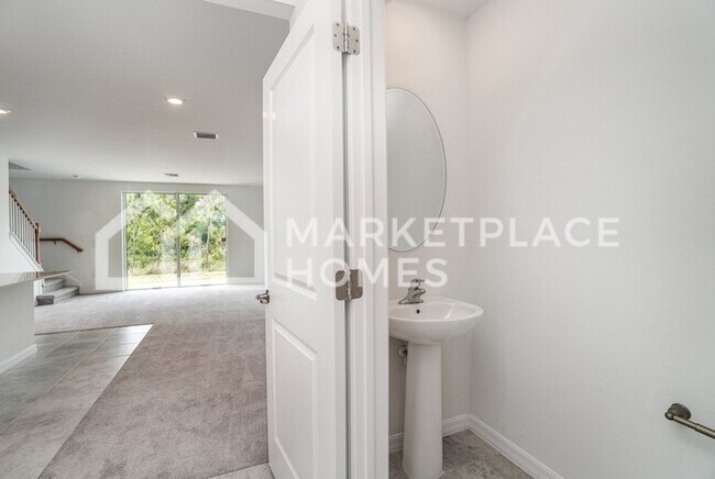 Foto del edificio - 7165 Greenwood Park Cir