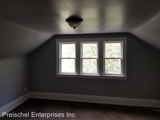 Building Photo - 3 br, 1 bath House - 103 Millicent Ave.