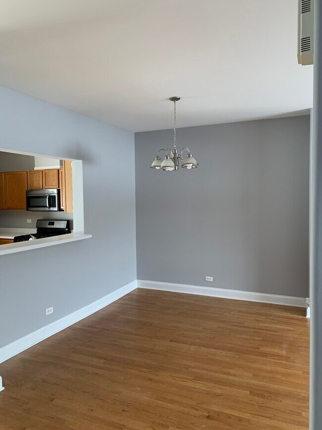 Building Photo - 3442 Ravinia Cir