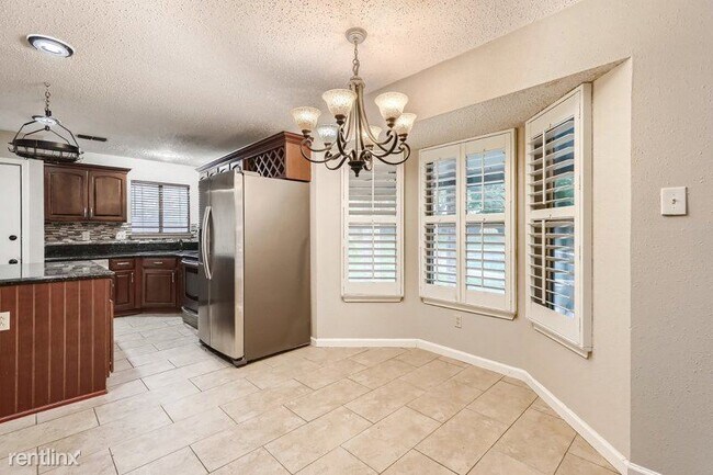 Building Photo - 5 br, 2.5 bath House - 8802 Boise Hills Dr...