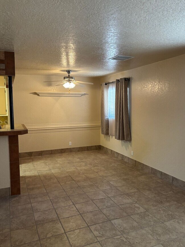 Building Photo - NEWLY REMODELED 1 BED 1 BATH