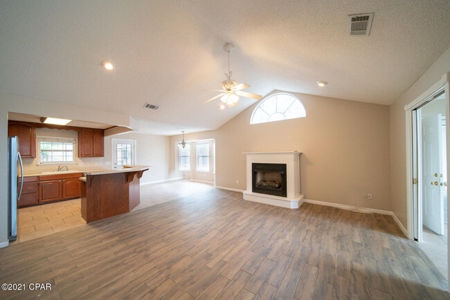 Building Photo - 144 Oleander Cir