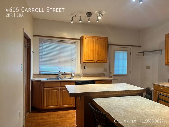 Building Photo - 2 bedroom 1 bath Bloomfiled!