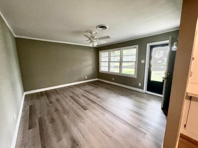 Foto del edificio - 5430 Beaumont Ave