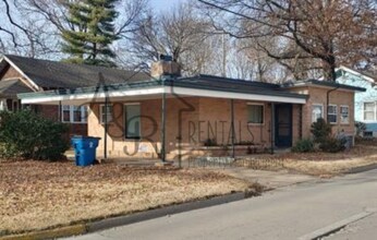 Building Photo - 215 Belleville
